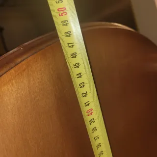 Mesa ovalada de madera