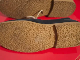 Zapato tipo botín de piel vuelta para hombre