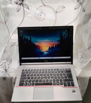 Fujitsu PC Portatile Intel i5 8GB RAM 120GB SSD