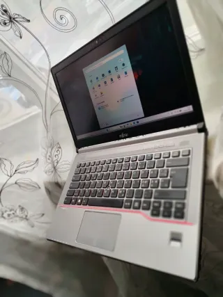 Fujitsu PC Portatile Intel i5 8GB RAM 120GB SSD