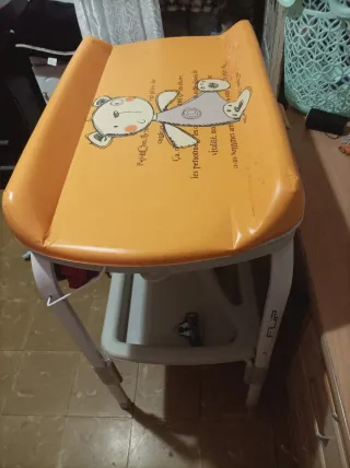 Bañera bebé y cambiador plegable precio negociable