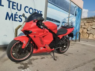 Hyosung 125 con motor 250 se lleva con carnet B