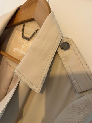 Gabardina Guess Beige Mujer