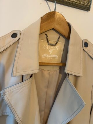 Gabardina Guess Beige Mujer