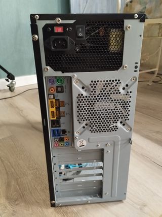 Caja PC Gigabyte Negra