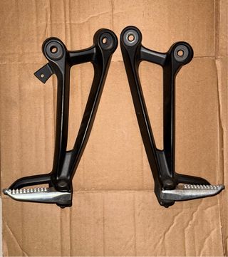 Estriberas Yamaha MT-07 2023