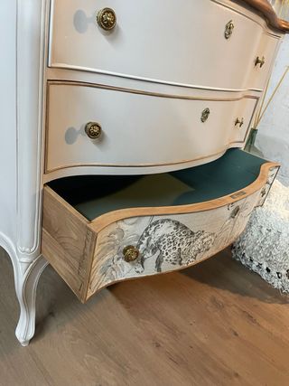 Cómoda vintage restaurada madera pino