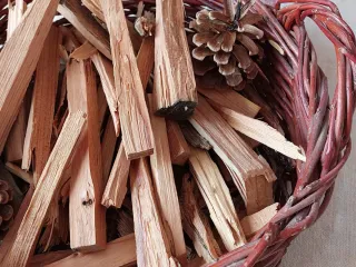 ASTILLAS RESINOSAS PARA ENCENDIDO RÁPIDO (TEAS)