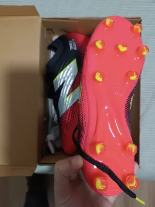 Botas Fútbol New Balance Tekela Magia. Talla 7 USA