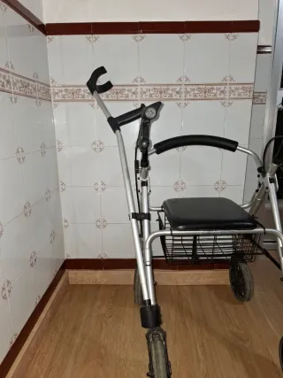 Andador para ancianos seminuevo
