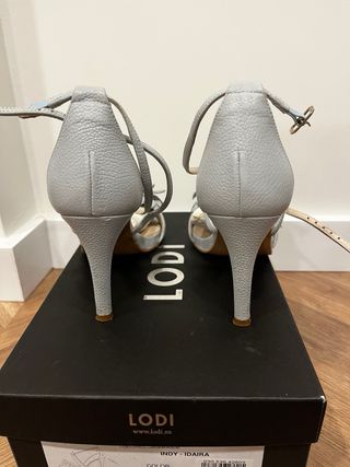 Sandalias Lodi Tacón Talla 37 Gris