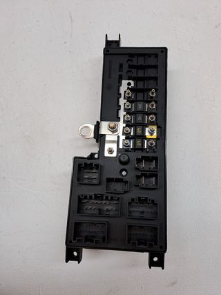CAJA RELES / FUSIBLES VOLVO XC70