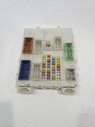 CAJA FUSIBLES FORD KUGA