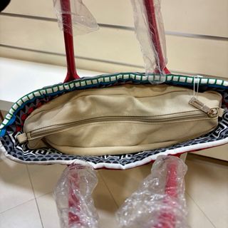 Bolso de goma, Nuevo!! con todos los accesorios!!