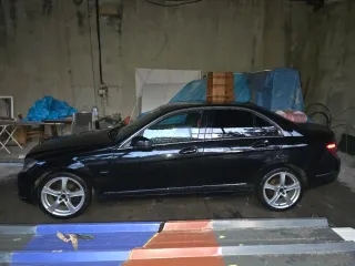 ​Mercedes ClaseC 2011 CHASIS IMPECABLE (Sin MOTOR