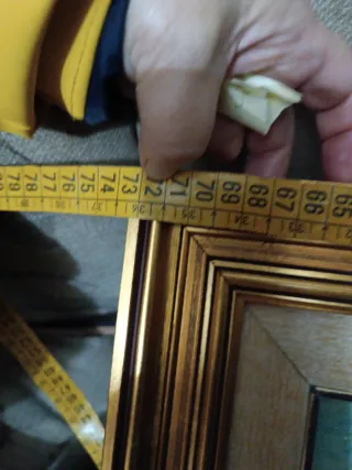 Cuadro de paisaje con marco dorado