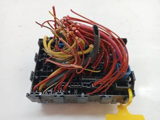 CAJA RELES / FUSIBLES RENAULT CLIO IV (8)