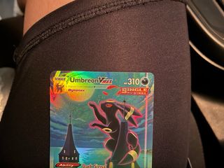 Carta Pokémon Umbreon VMAX 215/203