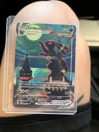 Carta Pokémon Umbreon VMAX 215/203