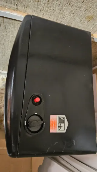 Estufa de butano negra