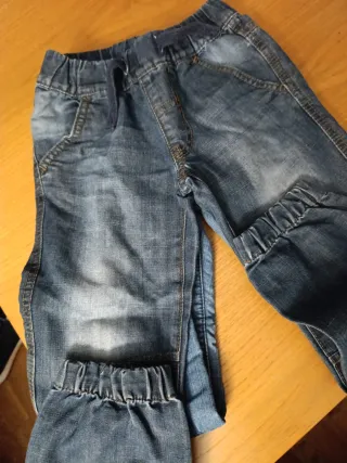 Pantalones vaqueros en perfecto estado