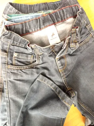 Pantalones vaqueros en perfecto estado