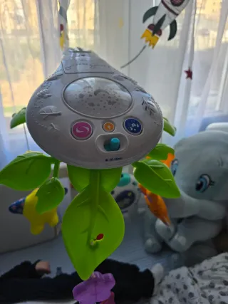 Móvil musical para cuna con luces