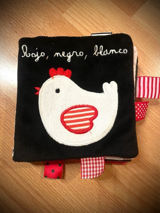 Juguetes Bebé: libro, Tententiesos y sonajero