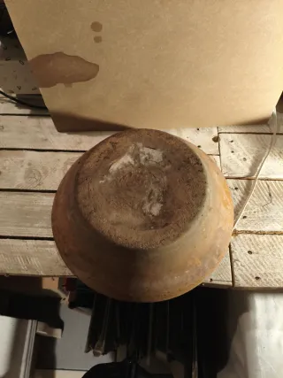 Antiguo lebrillo de barro cocido