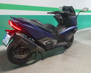 Kymco AK550