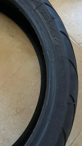 Neumático delantero moto