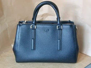 Bolso Parfois Negro asas cortas y bolsillos