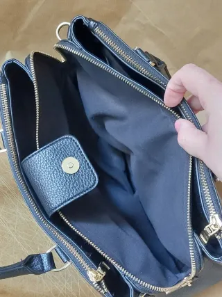 Bolso Parfois Negro asas cortas y bolsillos