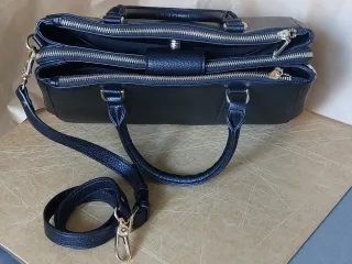 Bolso Parfois Negro asas cortas y bolsillos