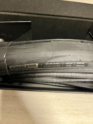 Cubierta carretera Cadex Race GC Tubeless 700x28c