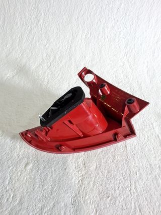 PILOTO TRASERO DERECHO SEAT LEON (1P1) (2)