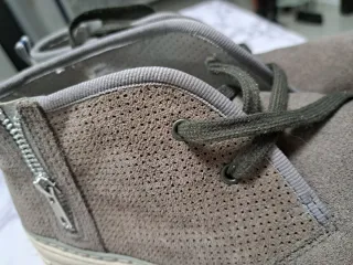 Scarponcini grigi con zip