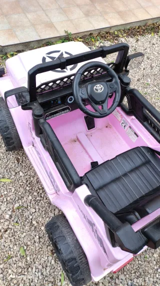 Coche eléctrico infantil rosa