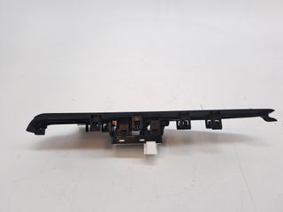 MANDO ELEVALUNAS DELANTERO DERECHO MAZDA 2 LIM. ()