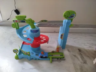 Pista de coches de juguete