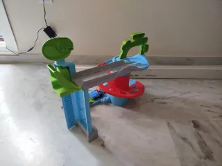 Pista de coches de juguete