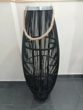 Farol de bambú negro con asa