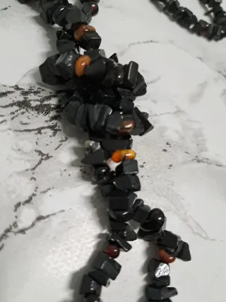 Collana pietre nere e ambra