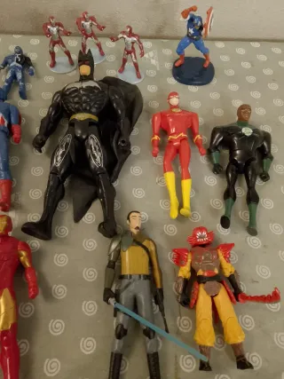 Lotto action figures Avengers e vari
