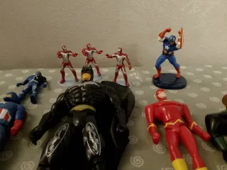 Lotto action figures Avengers e vari