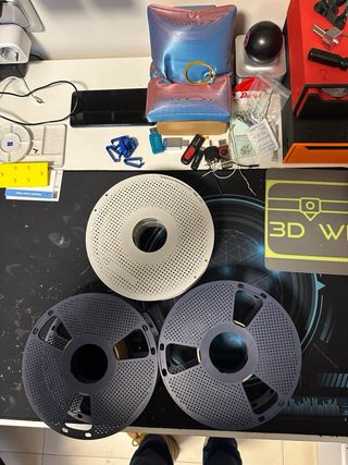 2 Bobinas Sunlu y 1 BambuLab vacías