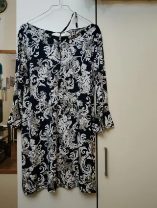 Vestido corto estampado azul y blanco