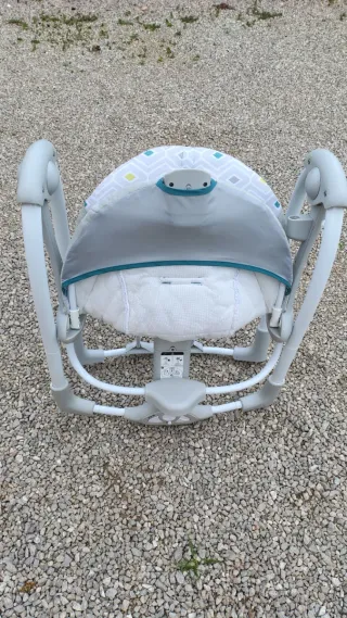 Balancín bebé Ingenuity a pilas