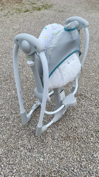 Balancín bebé Ingenuity a pilas