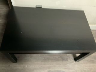 Mesa de centro baja negra